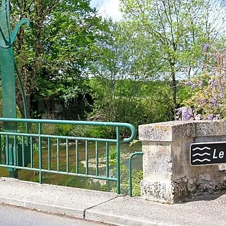 Bonabri - D'hotes Bed & Breakfast Chazelles (Charente)